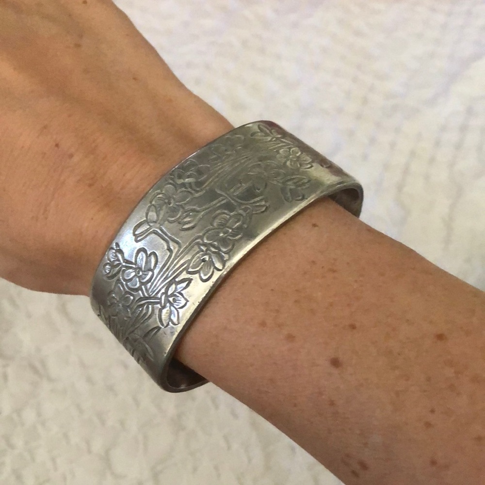 Salisbury pewter December bracelet